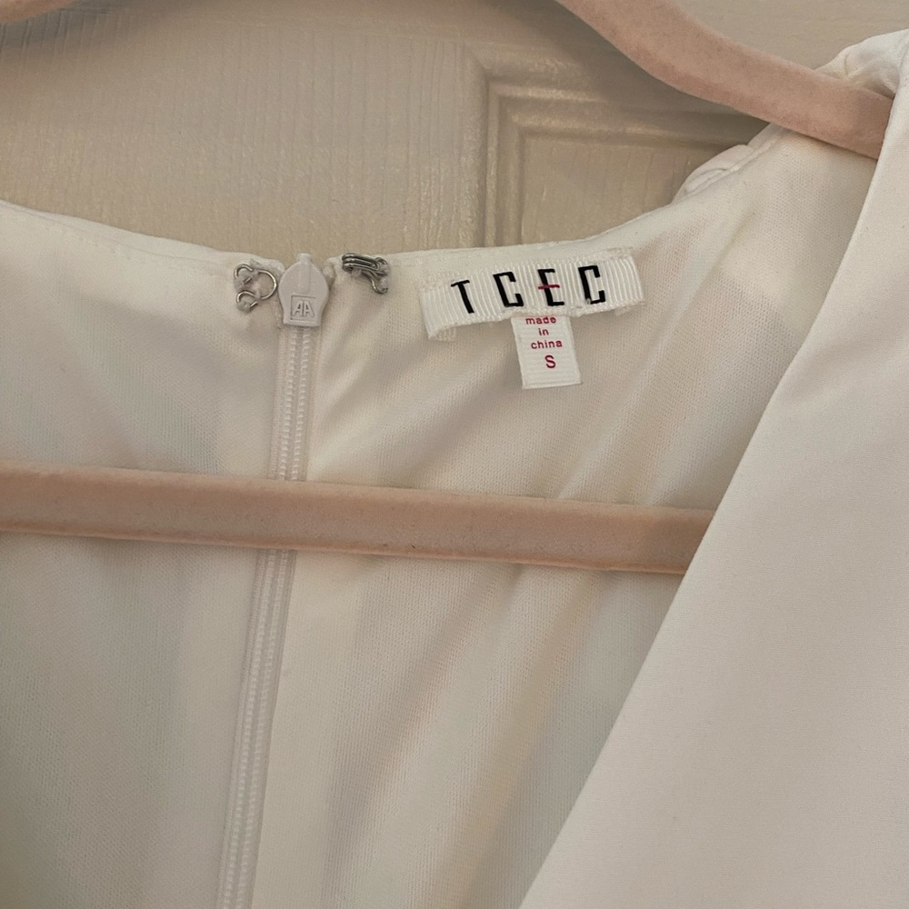 TCEC White Ruffle Sleeve Mini Dress V-Neck Asymmetrical Hem Women’s Size Small - Picture 3 of 7